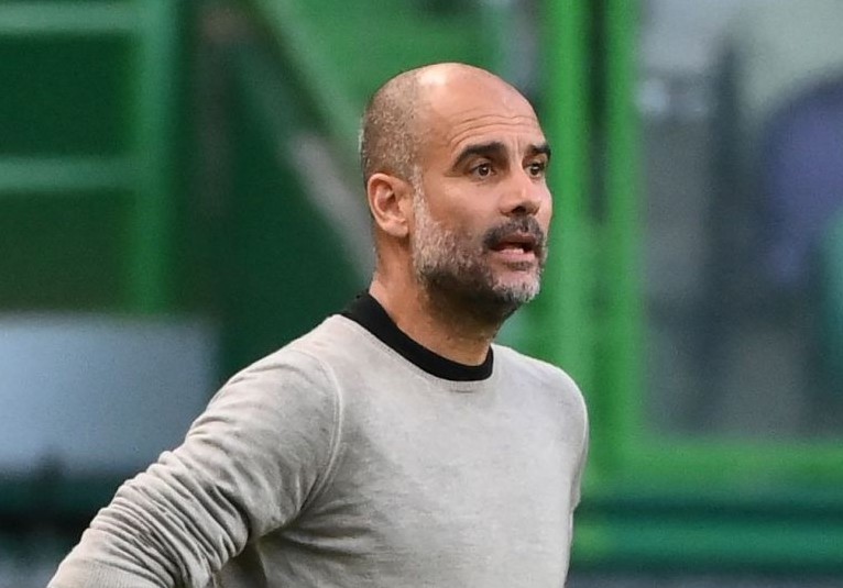 Pep Guardiola cam kết tương lai với Man City